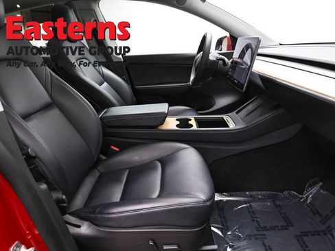 Used 2022 Tesla Model Y Long Range image 18