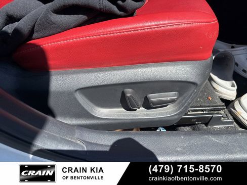 Used 2021 Toyota Camry XSE image 11