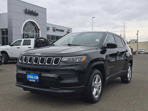 Used 2023 Jeep Compass Sport image 1
