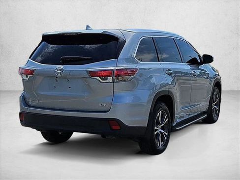 Used 2016 Toyota Highlander XLE FWD image 5