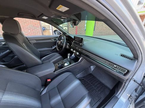 Used 2025 Honda Civic Sport image 10