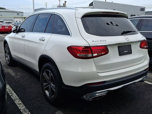 Used 2019 Mercedes-Benz GLC 300 4MATIC image 4