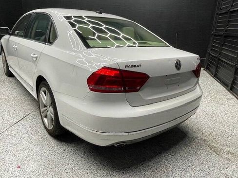 Used 2013 Volkswagen Passat TDI SEL Premium FWD image 3