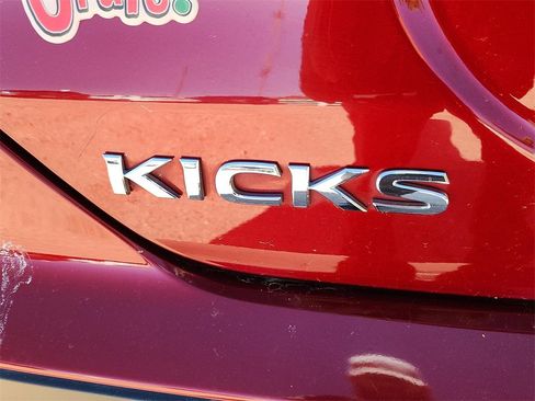 Used 2023 Nissan Kicks SR image 10