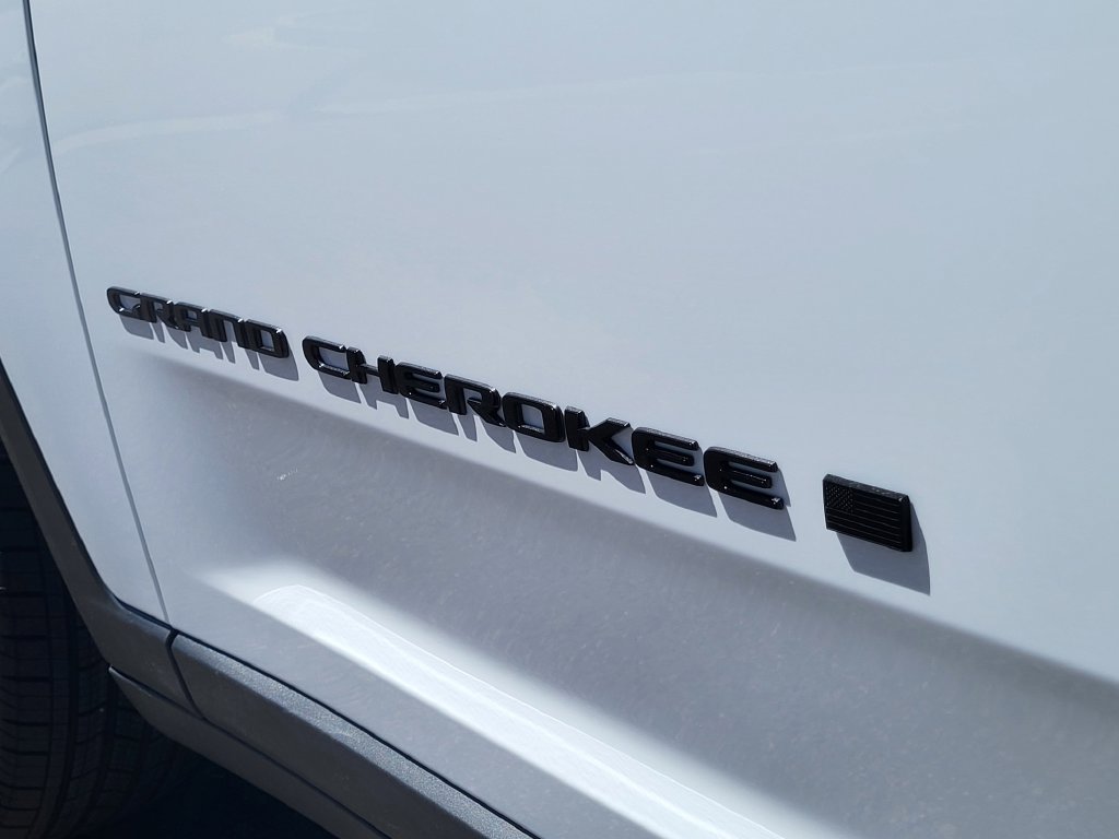 New 2026 Jeep Grand Cherokee Altitude AWD/4WD image 11