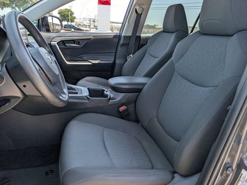 Used 2025 Toyota RAV4 XLE w/ Convenience Package FWD image 26
