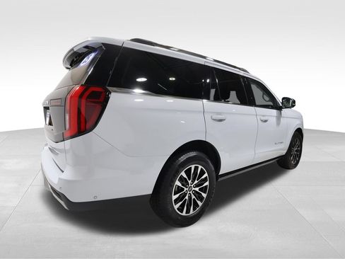 Used 2025 Ford Expedition Platinum AWD/4WD image 4
