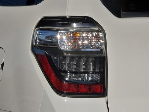Certified 2020 Toyota 4Runner SR5 Premium image 12