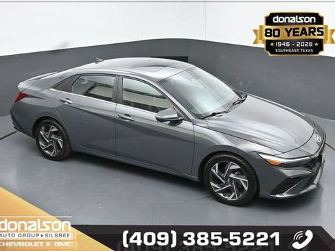 Used 2024 Hyundai Elantra Limited FWD image 17