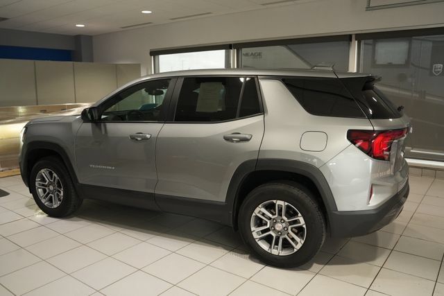 Used 2025 GMC Terrain Elevation AWD/4WD image 4