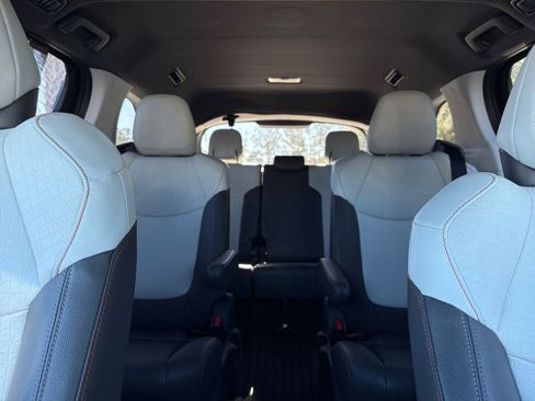 Used 2023 Toyota Sienna XSE image 27