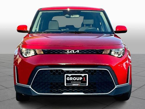 Used 2023 Kia Soul LX image 3