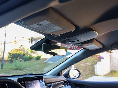 Used 2022 Toyota Camry LE image 13