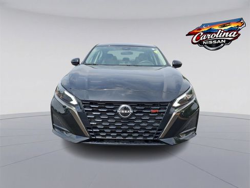 Used 2023 Nissan Altima 2.5 SR AWD/4WD image 2