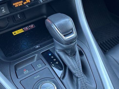 Certified 2022 Toyota RAV4 XSE AWD/4WD image 21