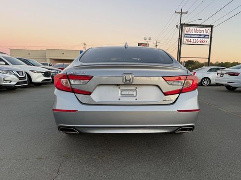 Used 2019 Honda Accord Sport image 5