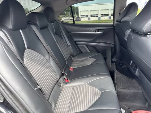 Used 2022 Toyota Camry SE w/ Cold Weather Package FWD image 14