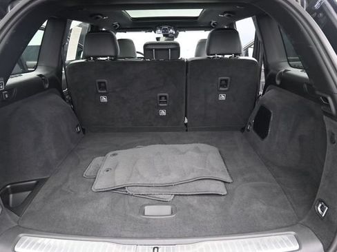 Used 2023 Jeep Grand Cherokee Overland AWD/4WD image 12
