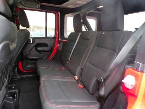 Used 2021 Jeep Wrangler Unlimited Rubicon w/ Cold Weather Group image 18