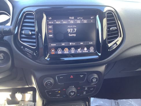 Used 2019 Jeep Compass Limited AWD/4WD image 18
