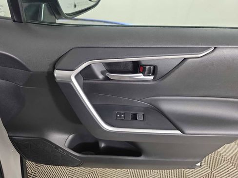 Used 2024 Toyota RAV4 XLE image 31