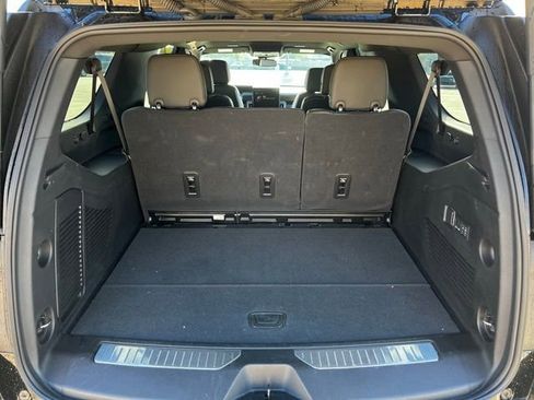 Used 2025 GMC Yukon XL Denali image 12