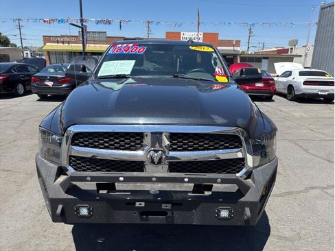 Used 2017 RAM 1500 Classic SLT AWD/4WD image 4