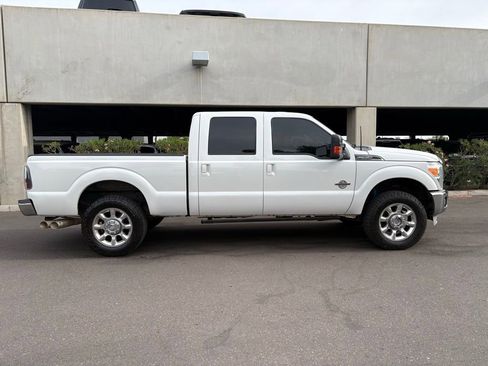 Used 2014 Ford F250 Lariat w/ Lariat Interior Package image 3