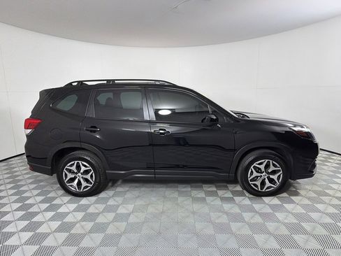 Used 2023 Subaru Forester Premium AWD/4WD image 4
