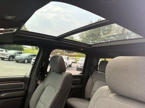 Used 2019 RAM 1500 Big Horn AWD/4WD image 12