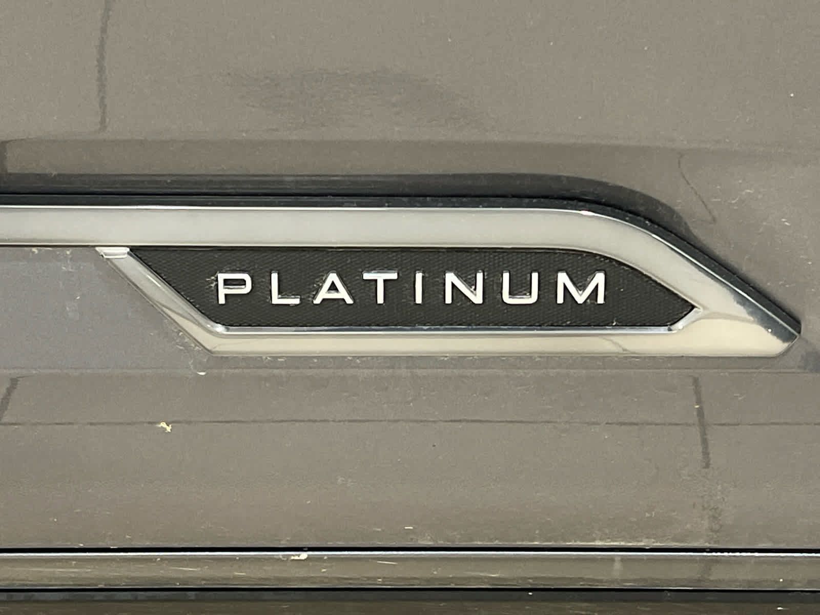Used 2025 Toyota Sequoia Platinum AWD/4WD image 5