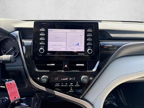 Used 2023 Toyota Camry SE FWD image 14