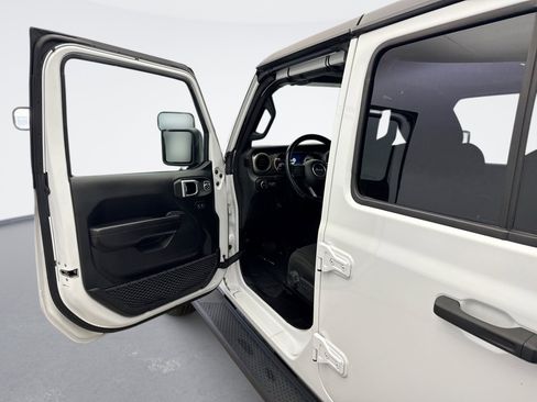 Used 2021 Jeep Wrangler Unlimited Sport image 9