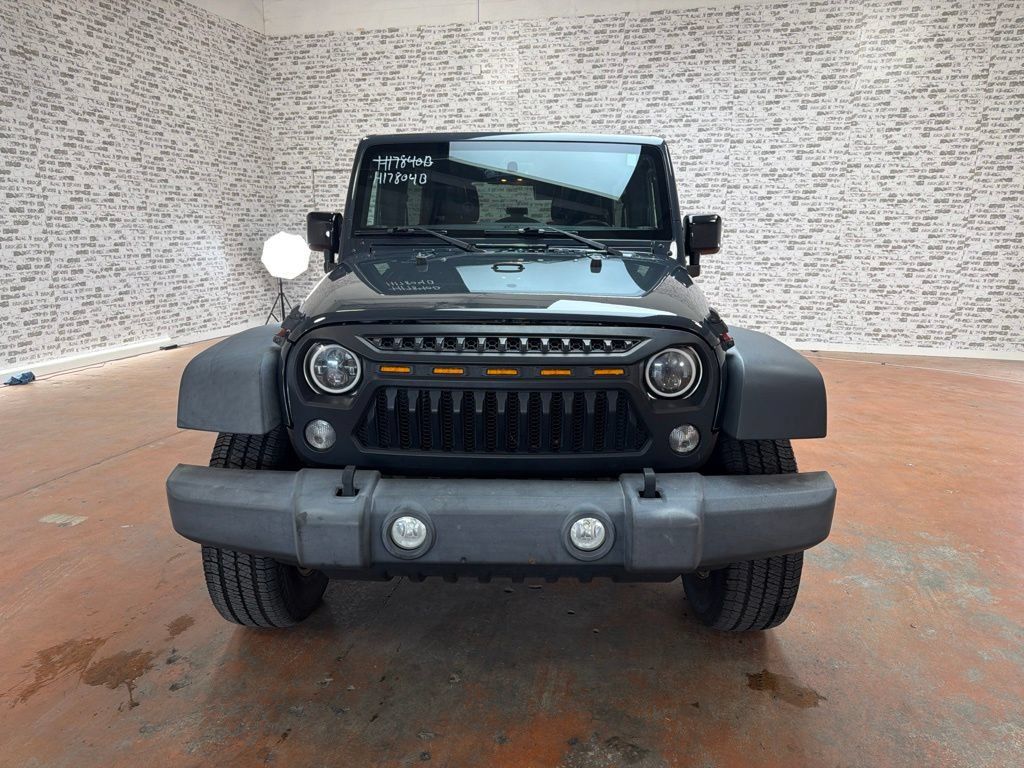Used 2016 Jeep Wrangler Unlimited Rubicon w/ Connectivity Group AWD/4WD image 2