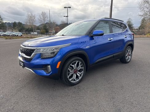 Used 2022 Kia Seltos SX w/ Sunroof Package image 3