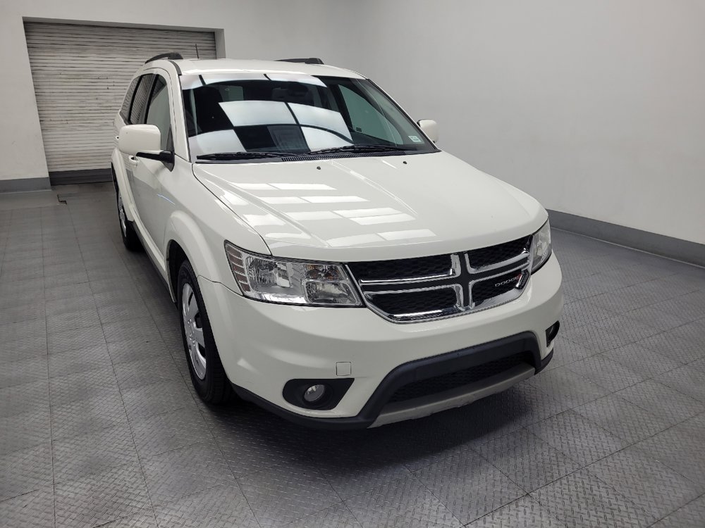 Used 2018 Dodge Journey SXT w/ Connectivity Group FWD image 14