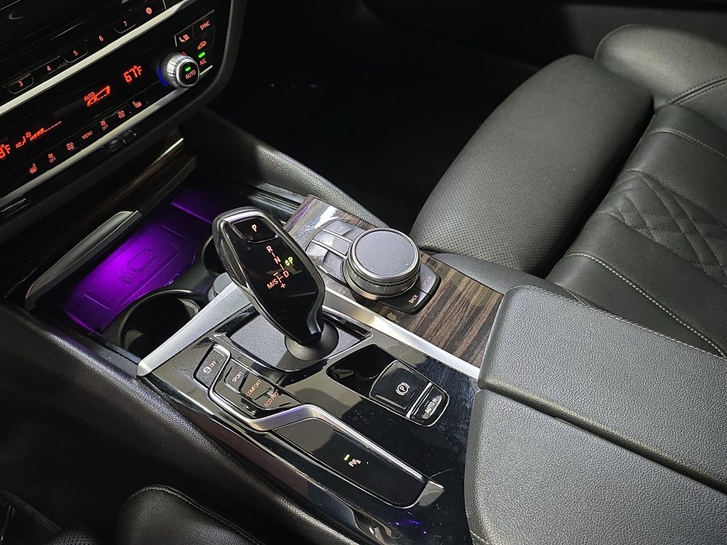Certified 2022 BMW 530i w/ Premium Package RWD image 26