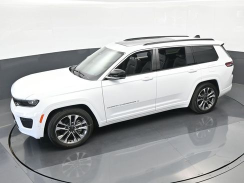 Used 2024 Jeep Grand Cherokee L Overland image 39