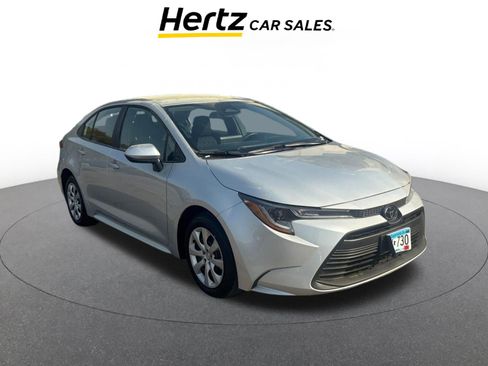 Used 2025 Toyota Corolla LE image 1