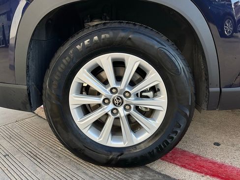 Used 2025 Toyota Grand Highlander FWD image 9