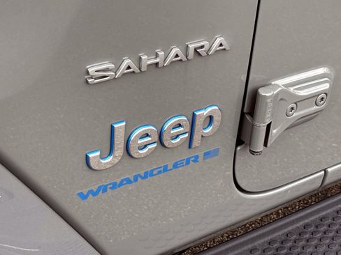 Used 2023 Jeep Wrangler Unlimited Sahara w/ Cold Weather Group image 6