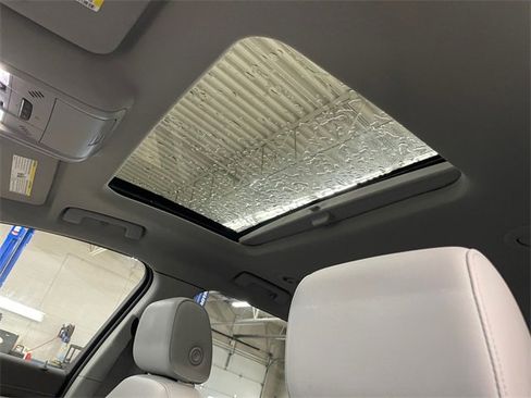 Used 2019 GMC Acadia SLT image 16