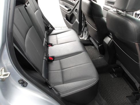 Used 2018 Subaru Forester 2.5i Touring AWD/4WD image 12
