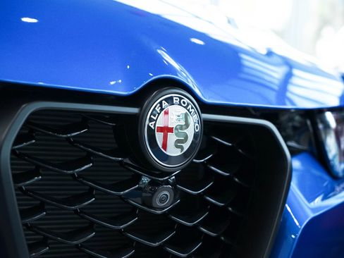 New 2024 Alfa Romeo Tonale Veloce image 13