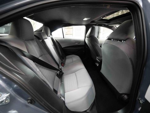 Used 2025 Toyota Corolla SE w/ SE Premium Package image 24