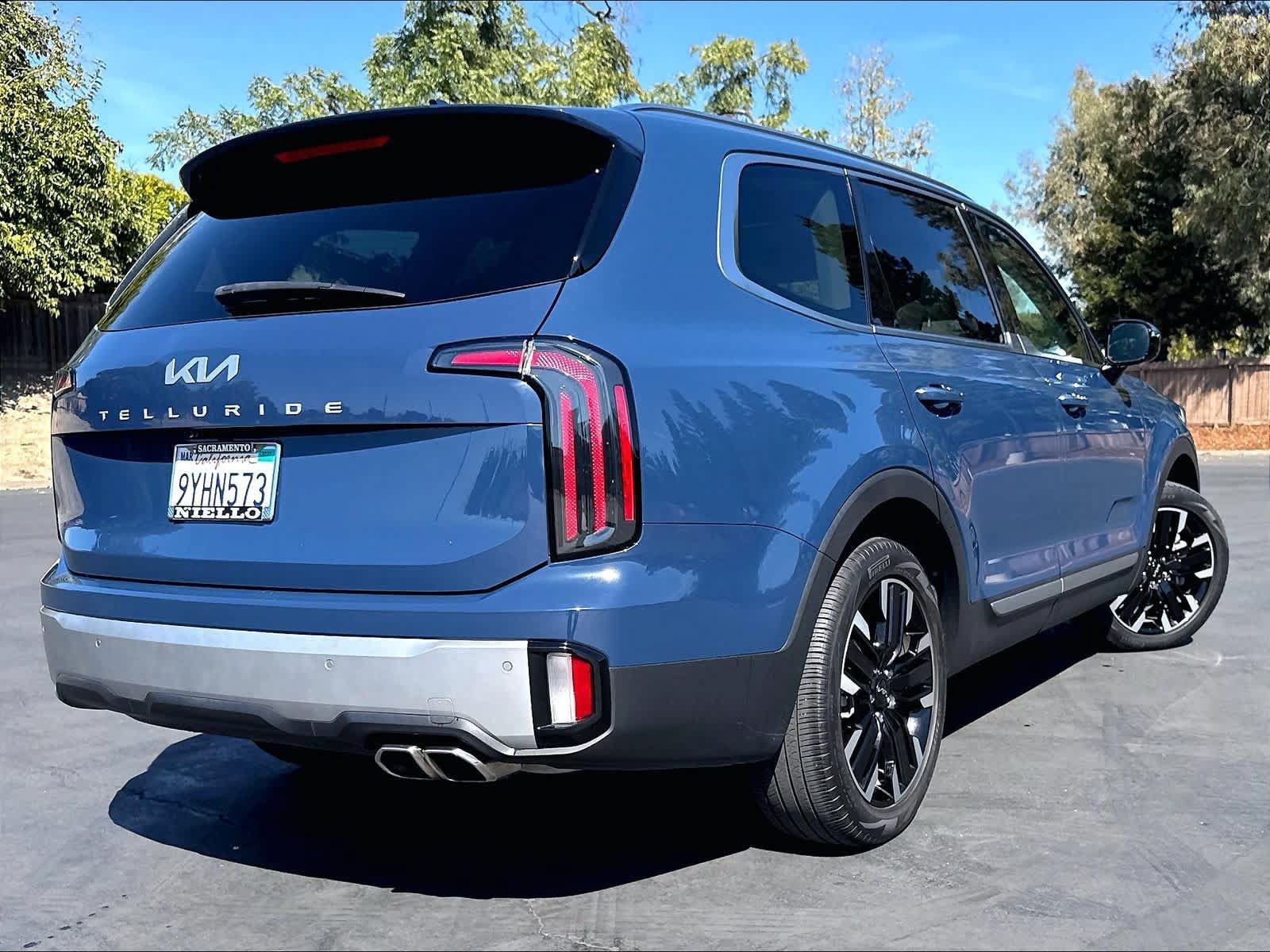 Used 2023 Kia Telluride SX FWD image 3