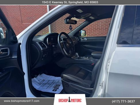 Used 2018 Jeep Grand Cherokee Limited AWD/4WD image 10