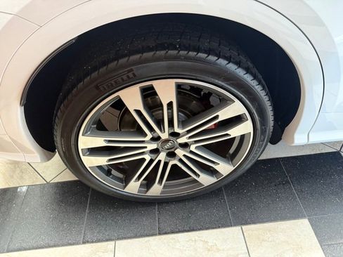 Used 2018 Audi SQ5 Prestige w/ Prestige Package image 8