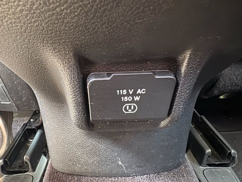 Used 2018 Jeep Cherokee Limited w/ Trailer Tow Group AWD/4WD image 29