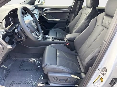 Certified 2025 Audi Q3 2.0T Premium w/ Convenience Package AWD/4WD image 17